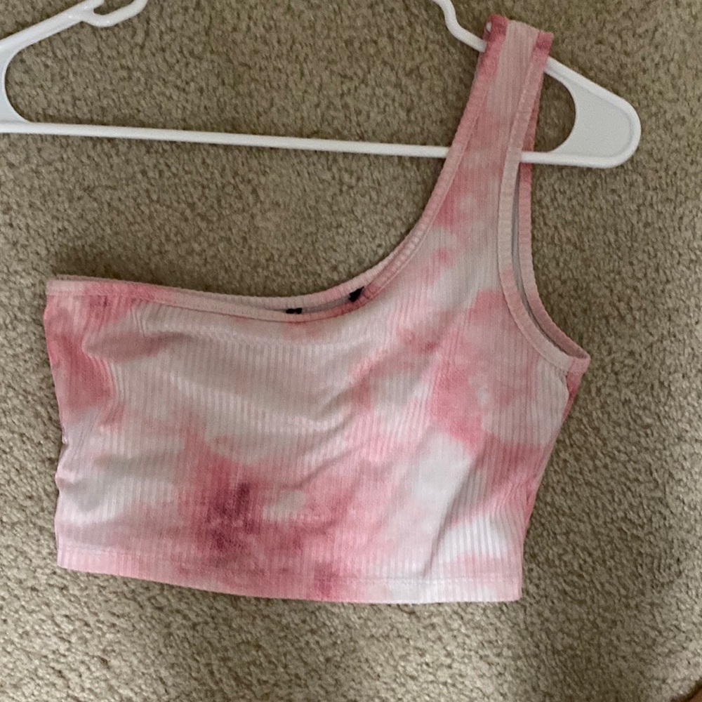 One shoulder crop top